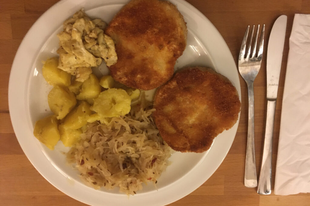 Sellerieschnitzel & Sauerkraut