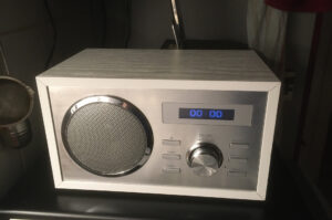 Radio, weiß, kastenförmig